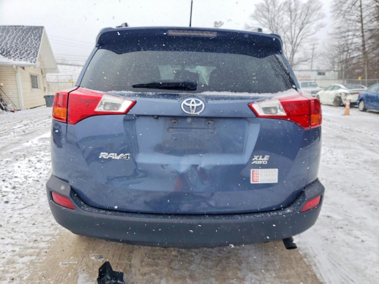 2013 TOYOTA RAV4 XLE photo 6