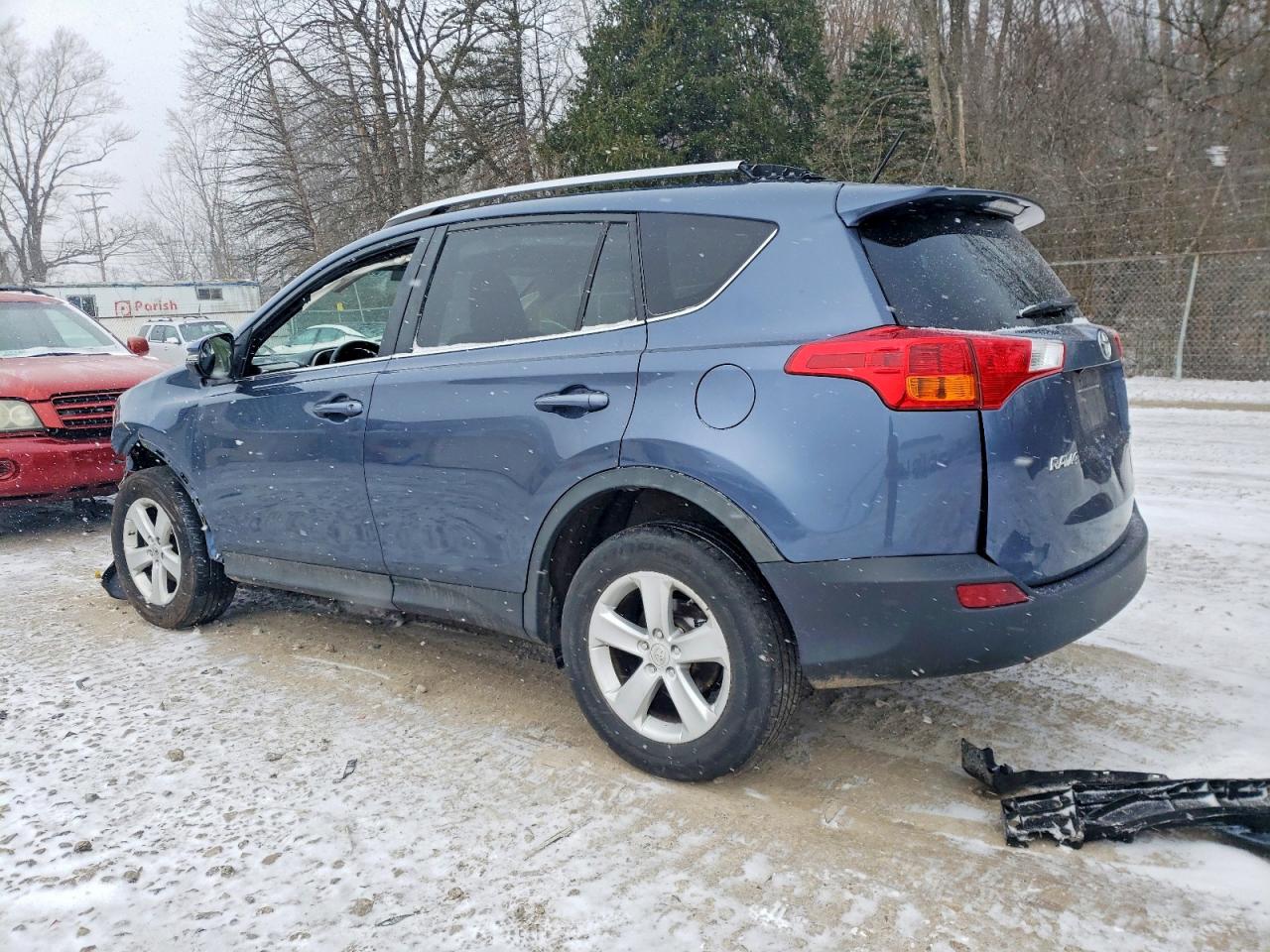 2013 TOYOTA RAV4 XLE photo 2