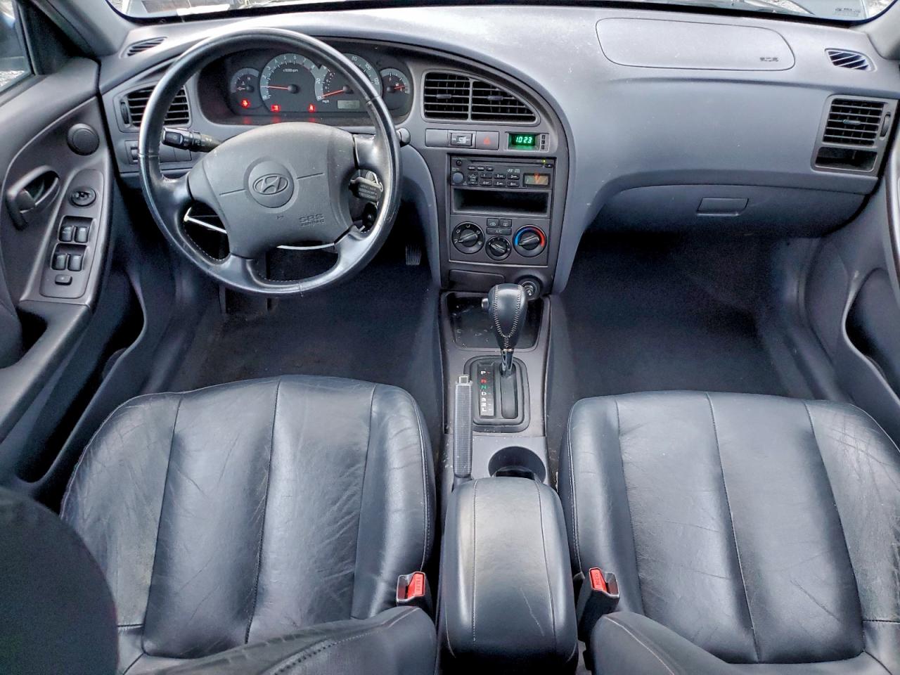 2001 HYUNDAI ELANTRA GLS photo 8
