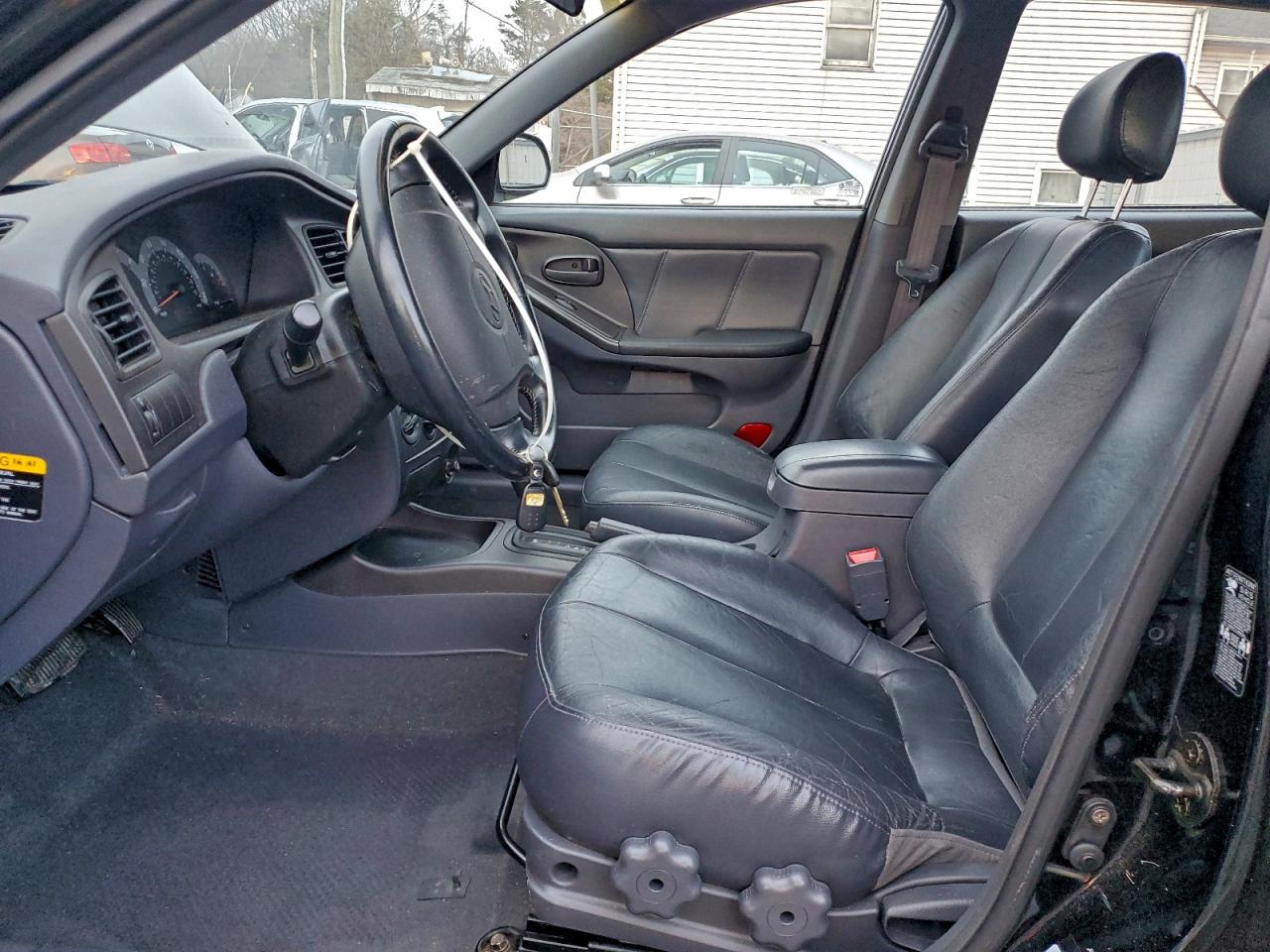 2001 HYUNDAI ELANTRA GLS photo 7