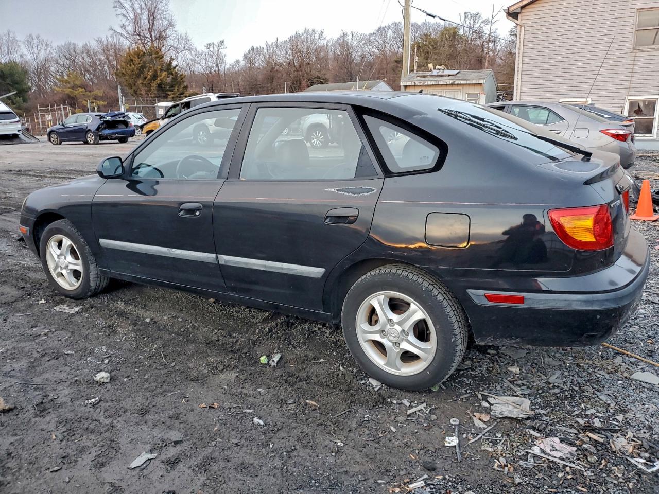 2001 HYUNDAI ELANTRA GLS photo 2