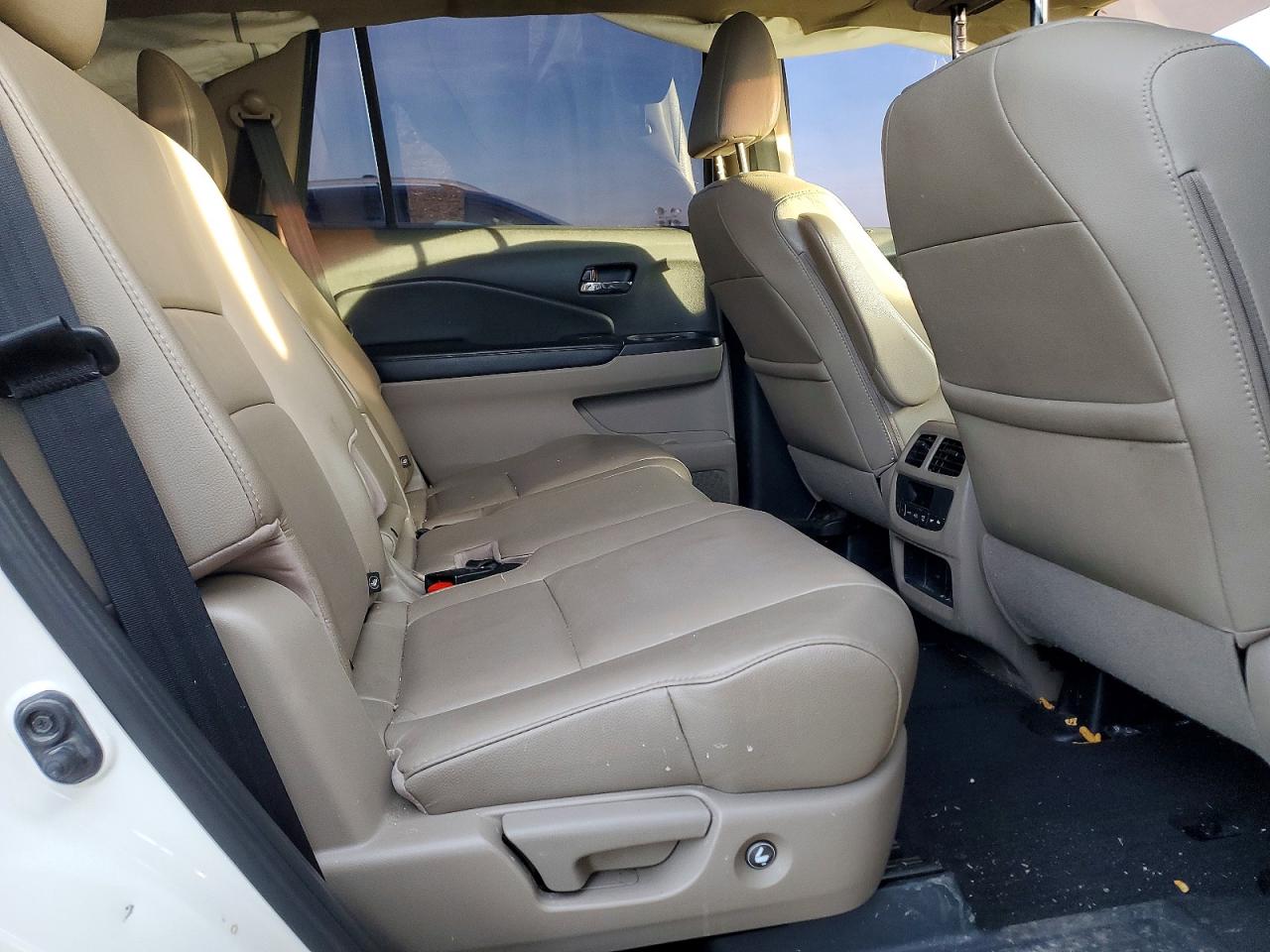2016 HONDA PILOT EXL photo 11