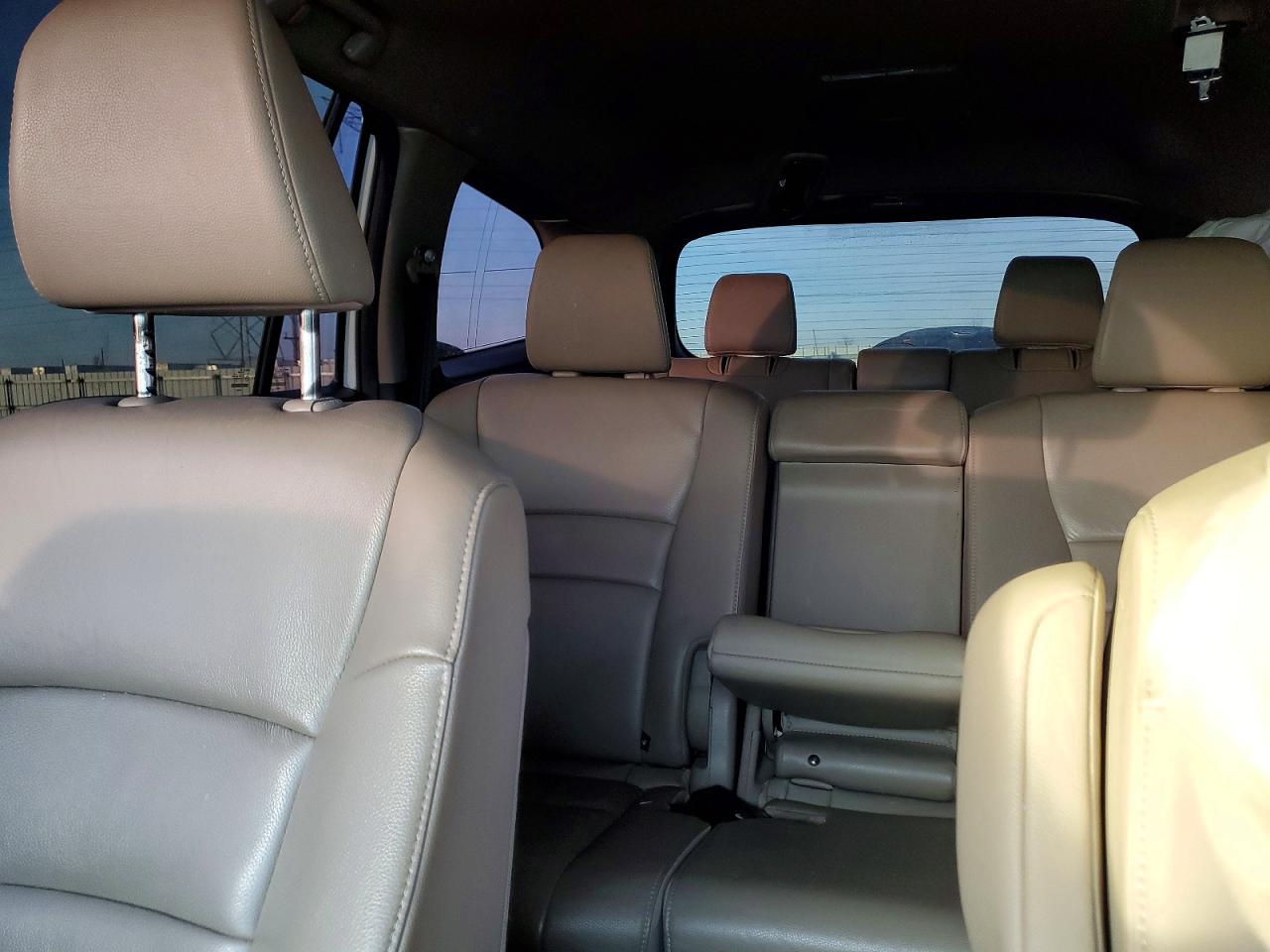 2016 HONDA PILOT EXL photo 10