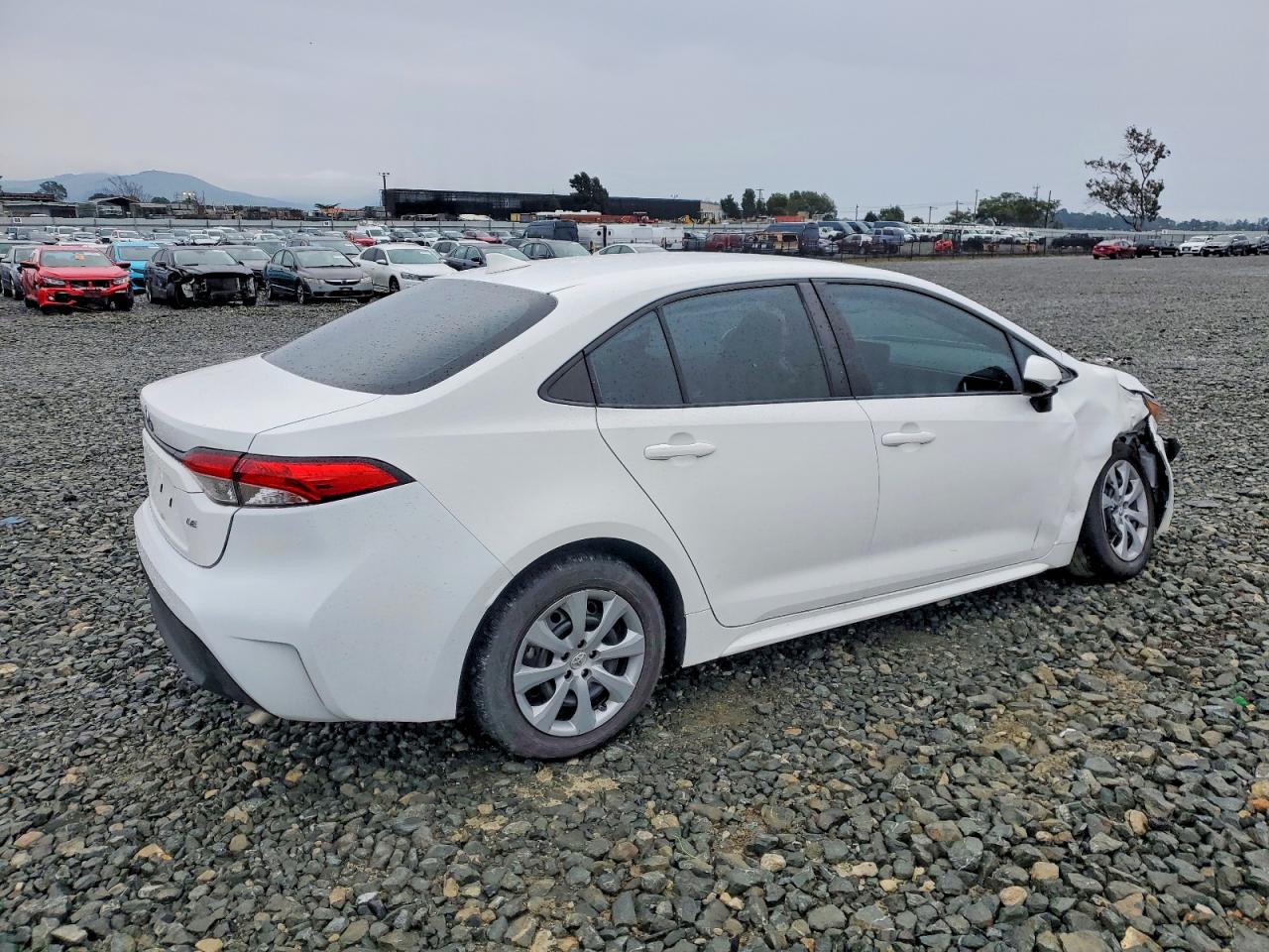 2023 TOYOTA COROLLA LE photo 3