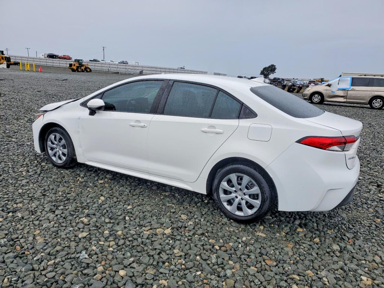 2023 TOYOTA COROLLA LE photo 2