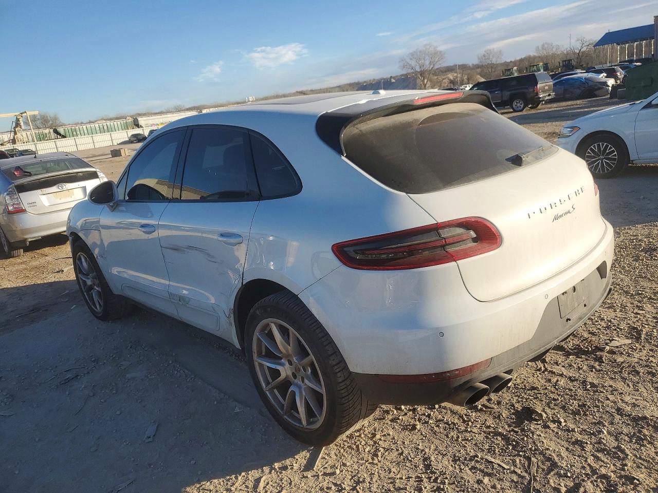 2018 PORSCHE MACAN S photo 2
