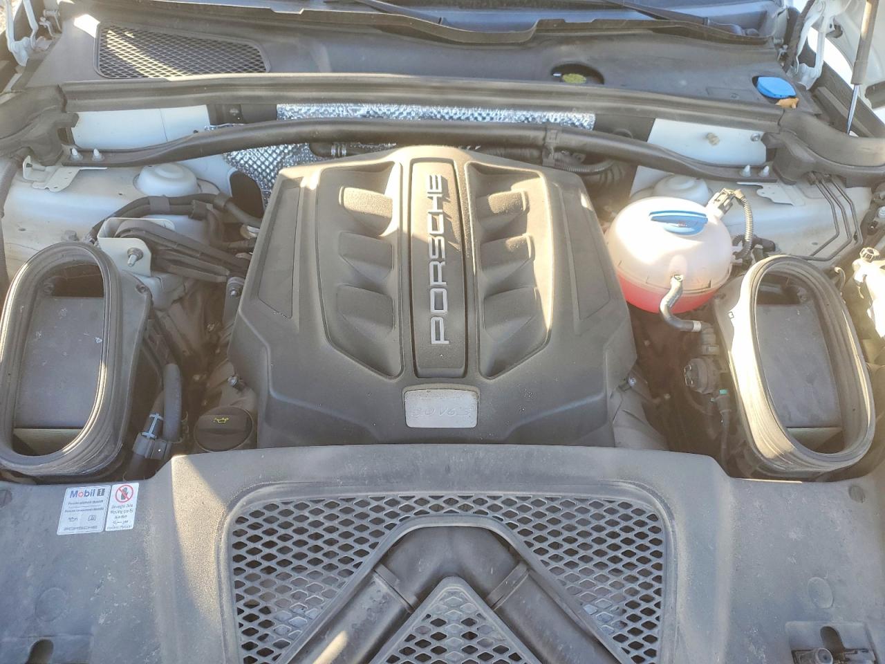 2018 PORSCHE MACAN S photo 11
