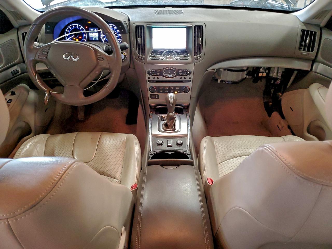 2010 INFINITI G37 photo 15