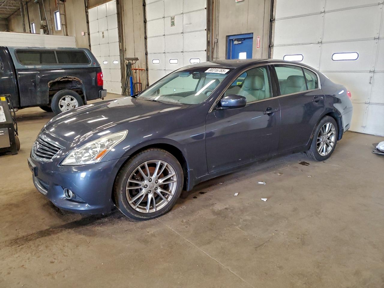 2010 INFINITI G37