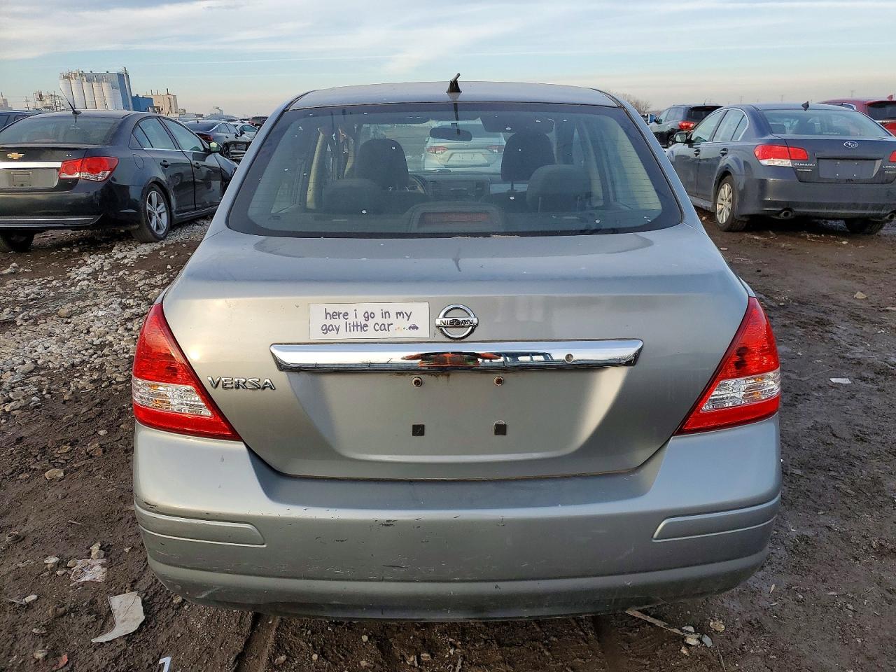 2011 NISSAN VERSA S photo 6