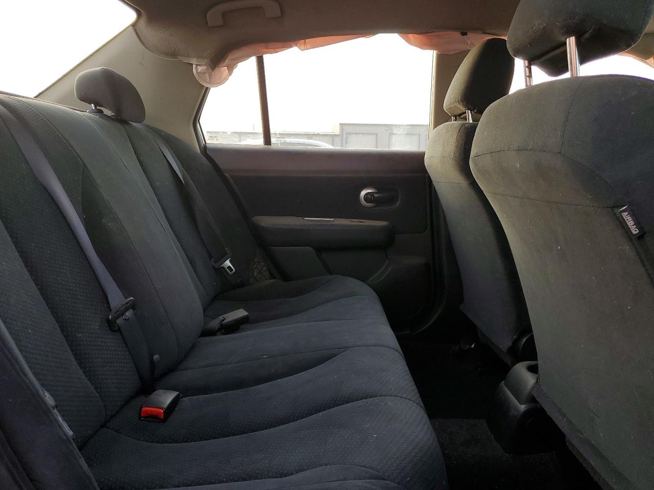 2011 NISSAN VERSA S photo 10