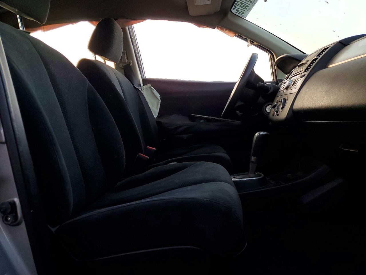 2011 NISSAN VERSA S photo 7