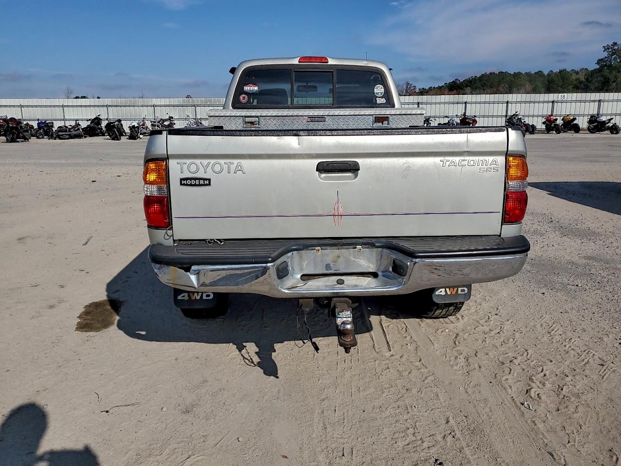 2003 TOYOTA TACOMA XTRACAB photo 6