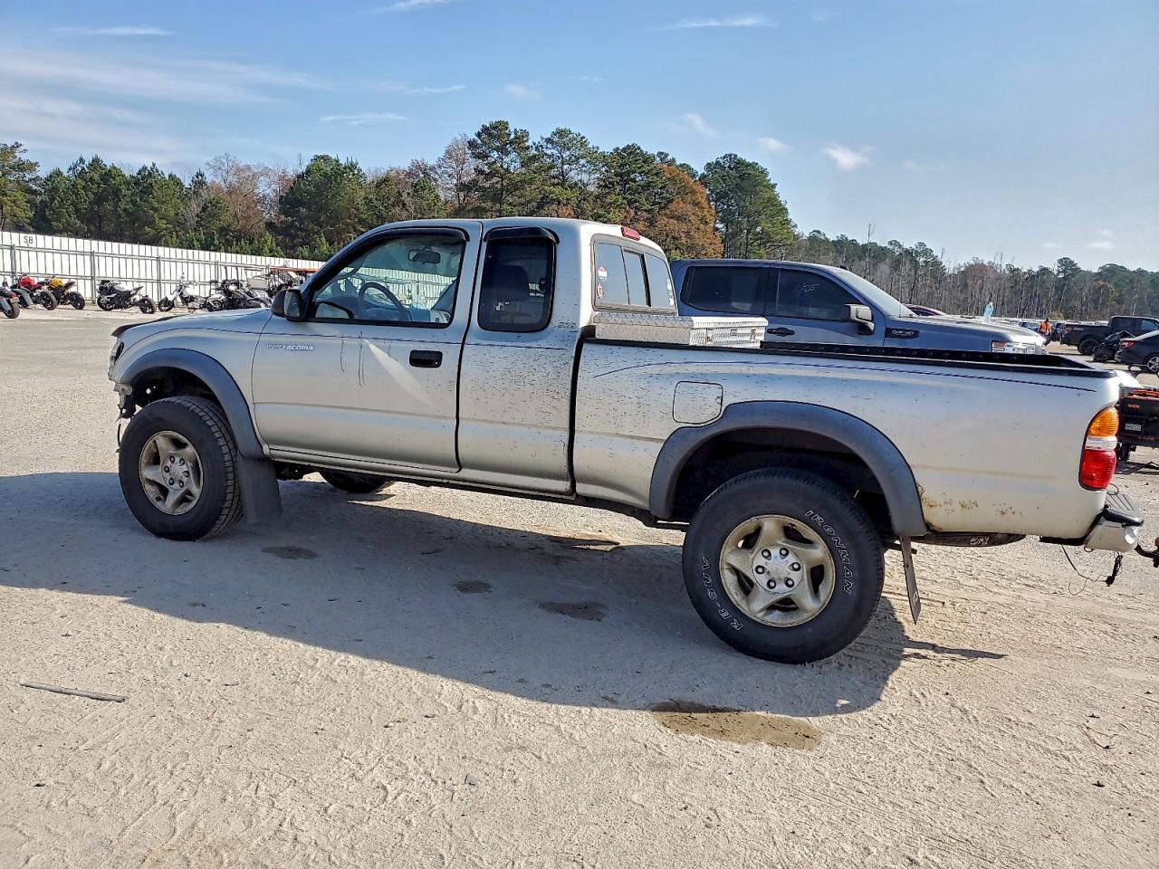 2003 TOYOTA TACOMA XTRACAB photo 2