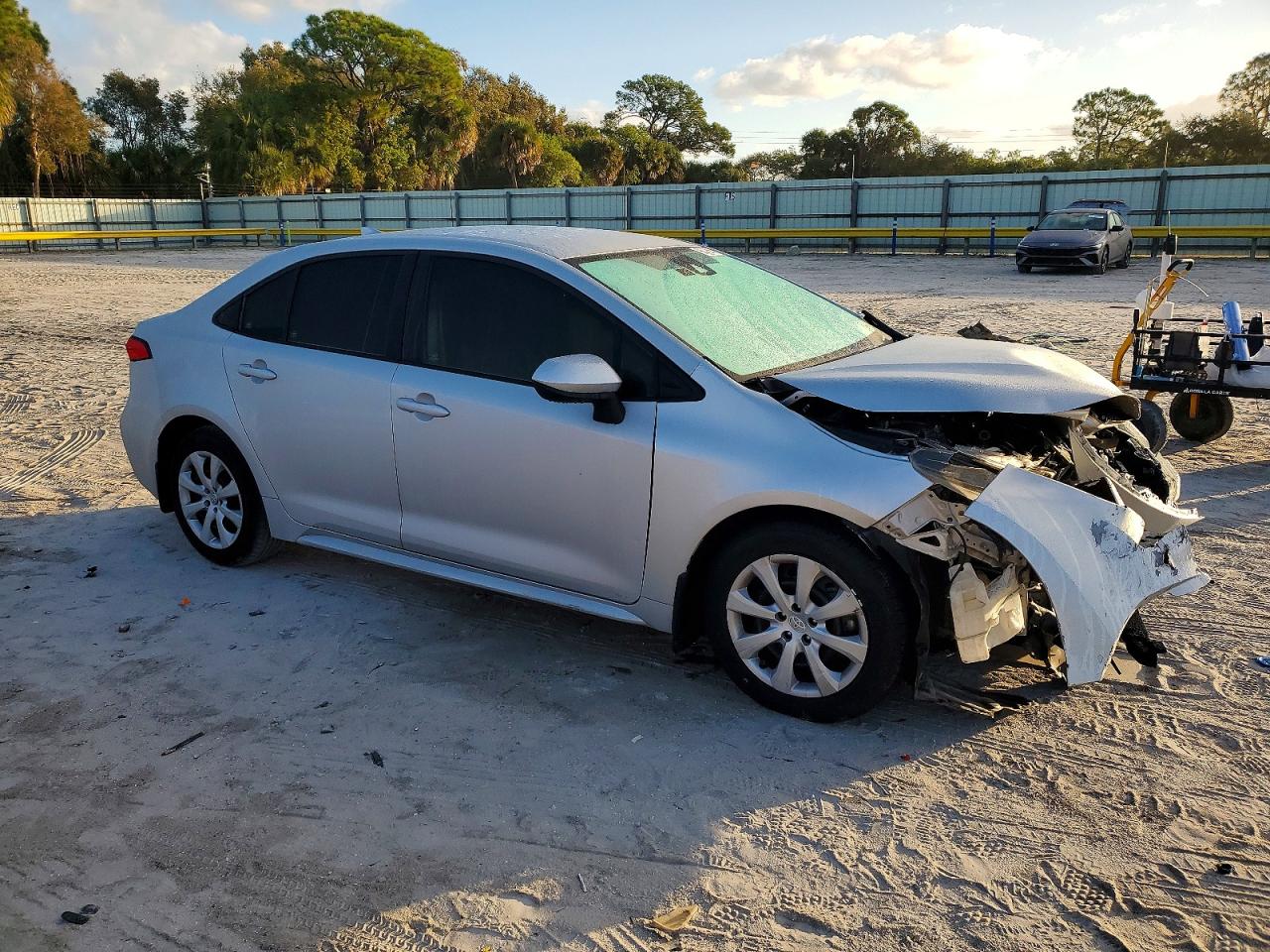 2020 TOYOTA COROLLA LE photo 4