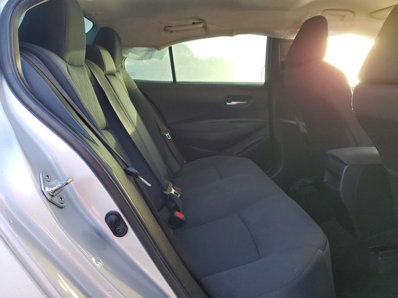 2020 TOYOTA COROLLA LE photo 10