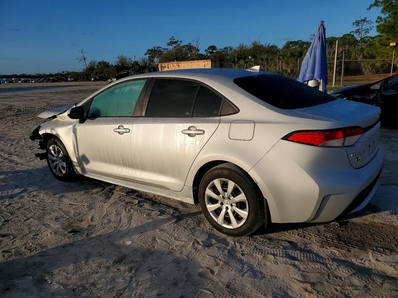 2020 TOYOTA COROLLA LE photo 2