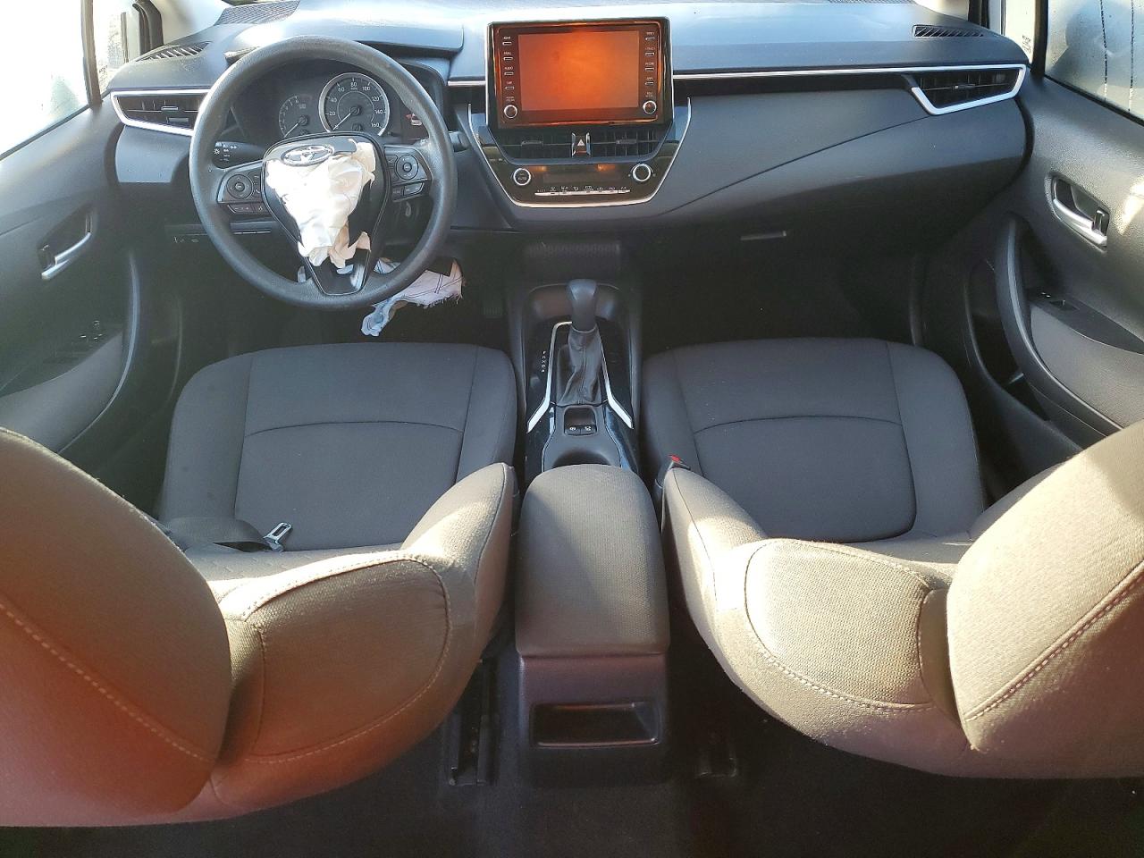 2020 TOYOTA COROLLA LE photo 8