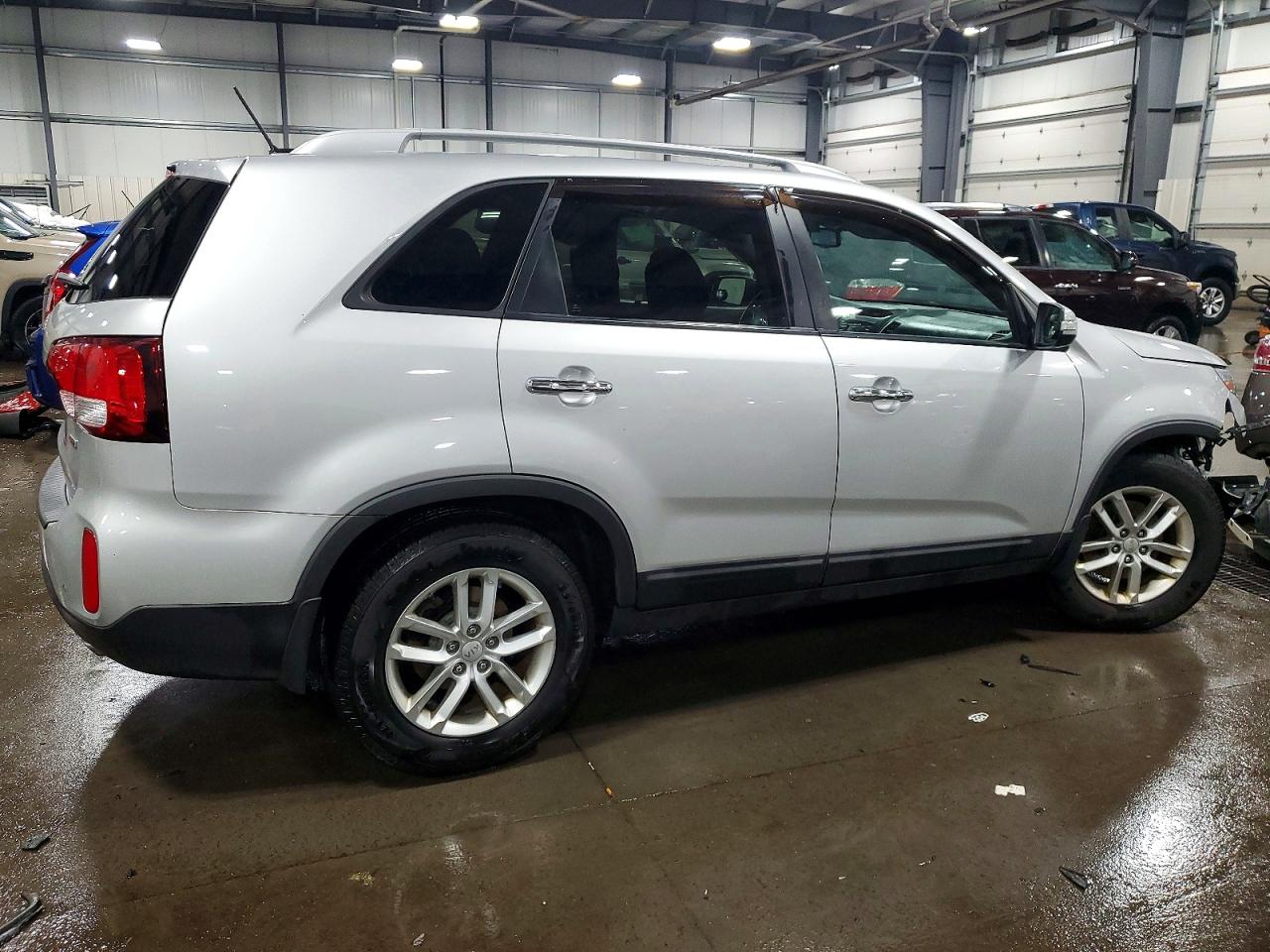 2014 KIA SORENTO LX photo 3