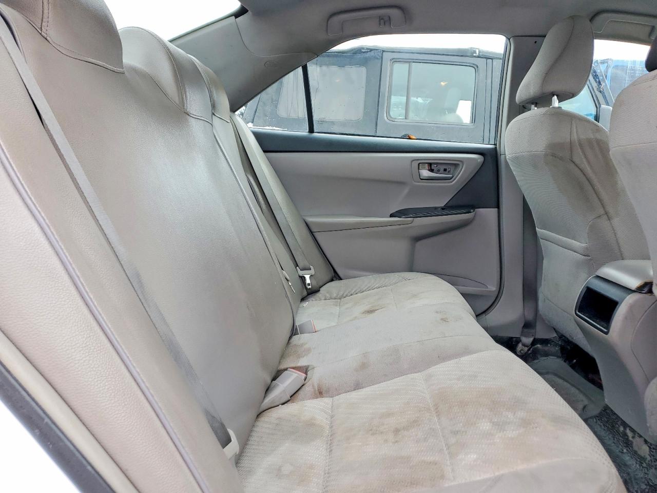 2015 TOYOTA CAMRY LE photo 10