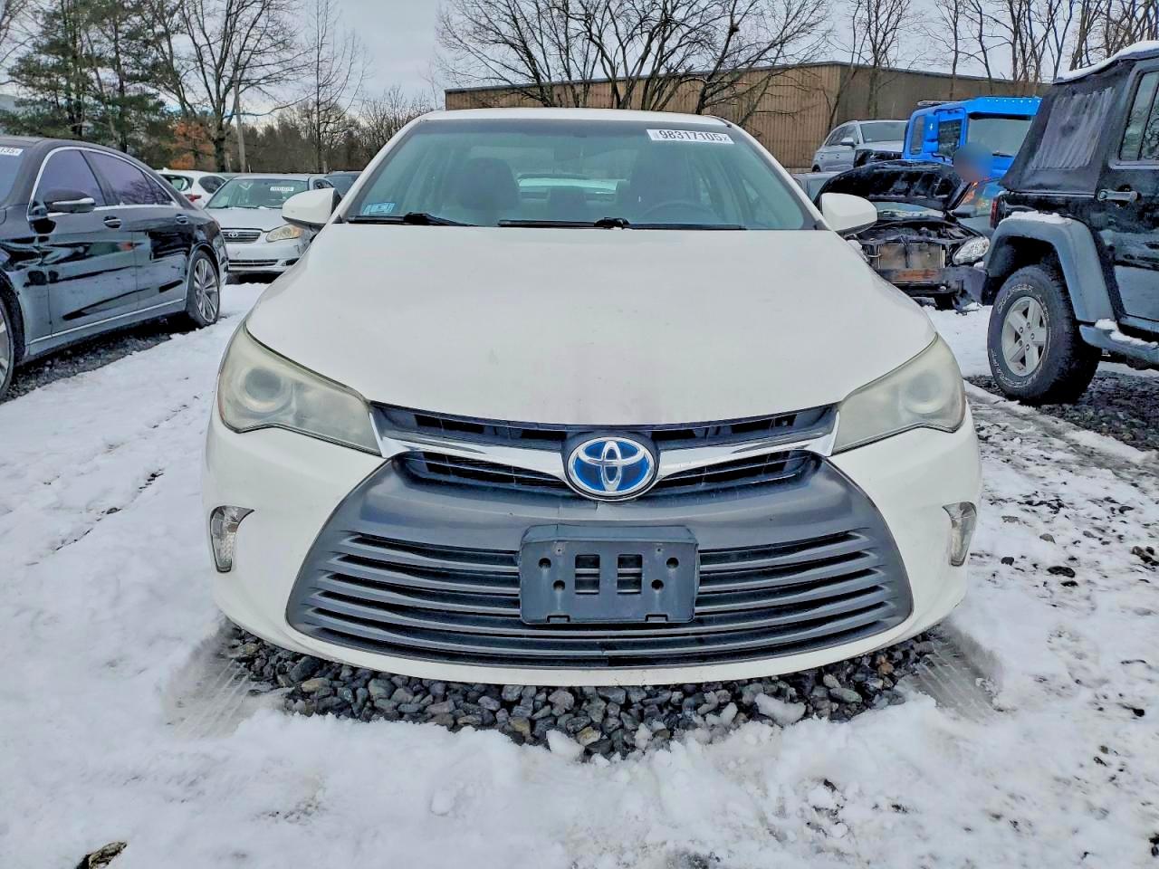 2015 TOYOTA CAMRY LE photo 5