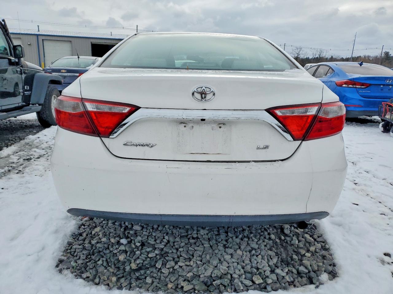 2015 TOYOTA CAMRY LE photo 6