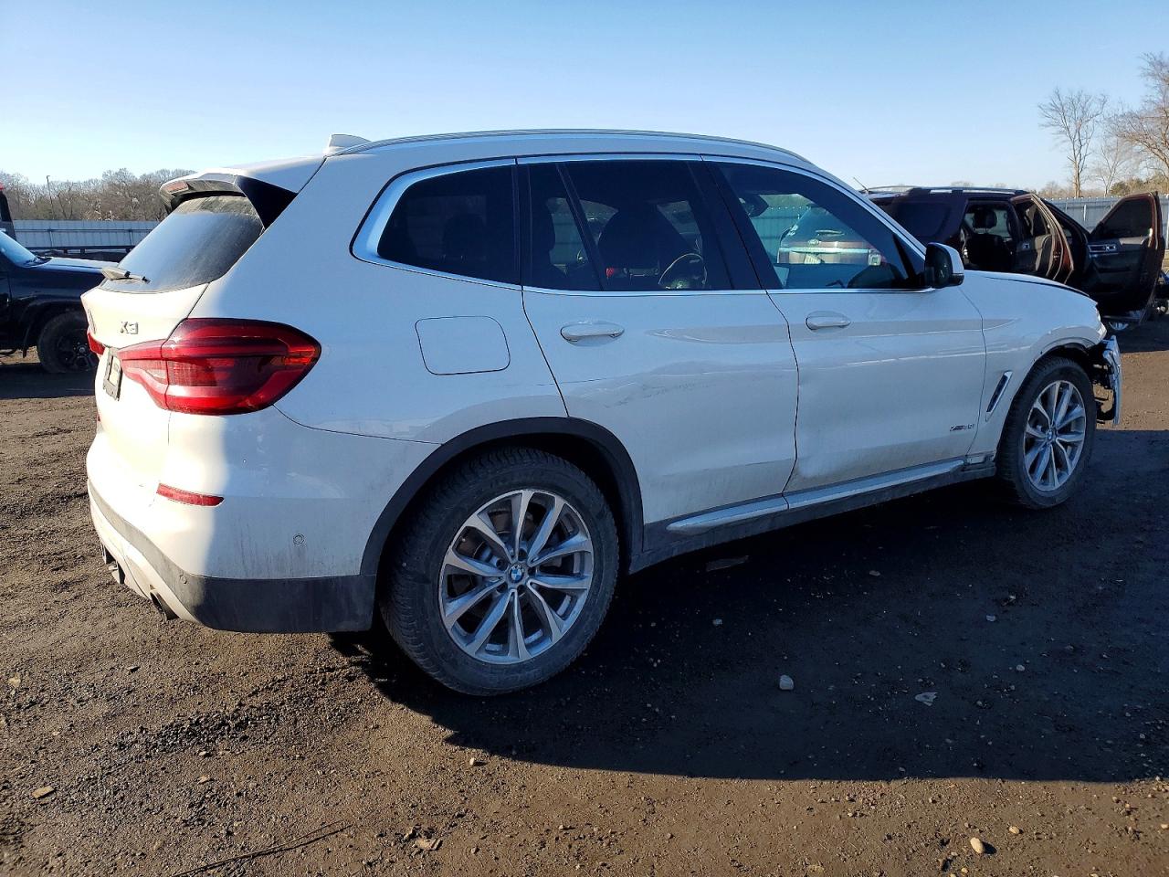 2018 BMW X3 XDRIVE30I photo 3