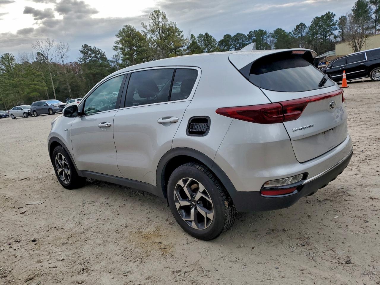 2020 KIA SPORTAGE LX photo 2