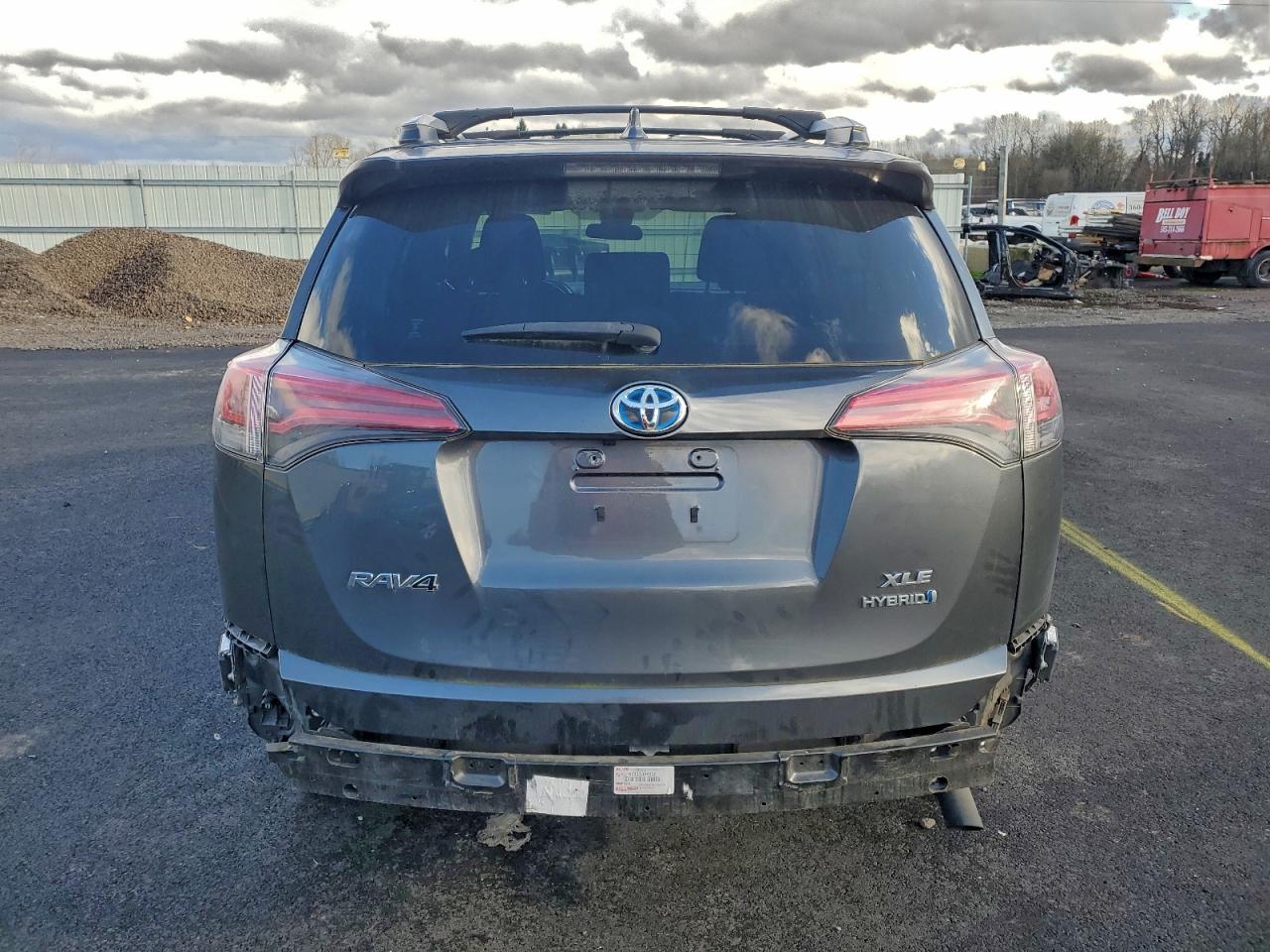 2016 TOYOTA RAV4 HV XLE photo 6