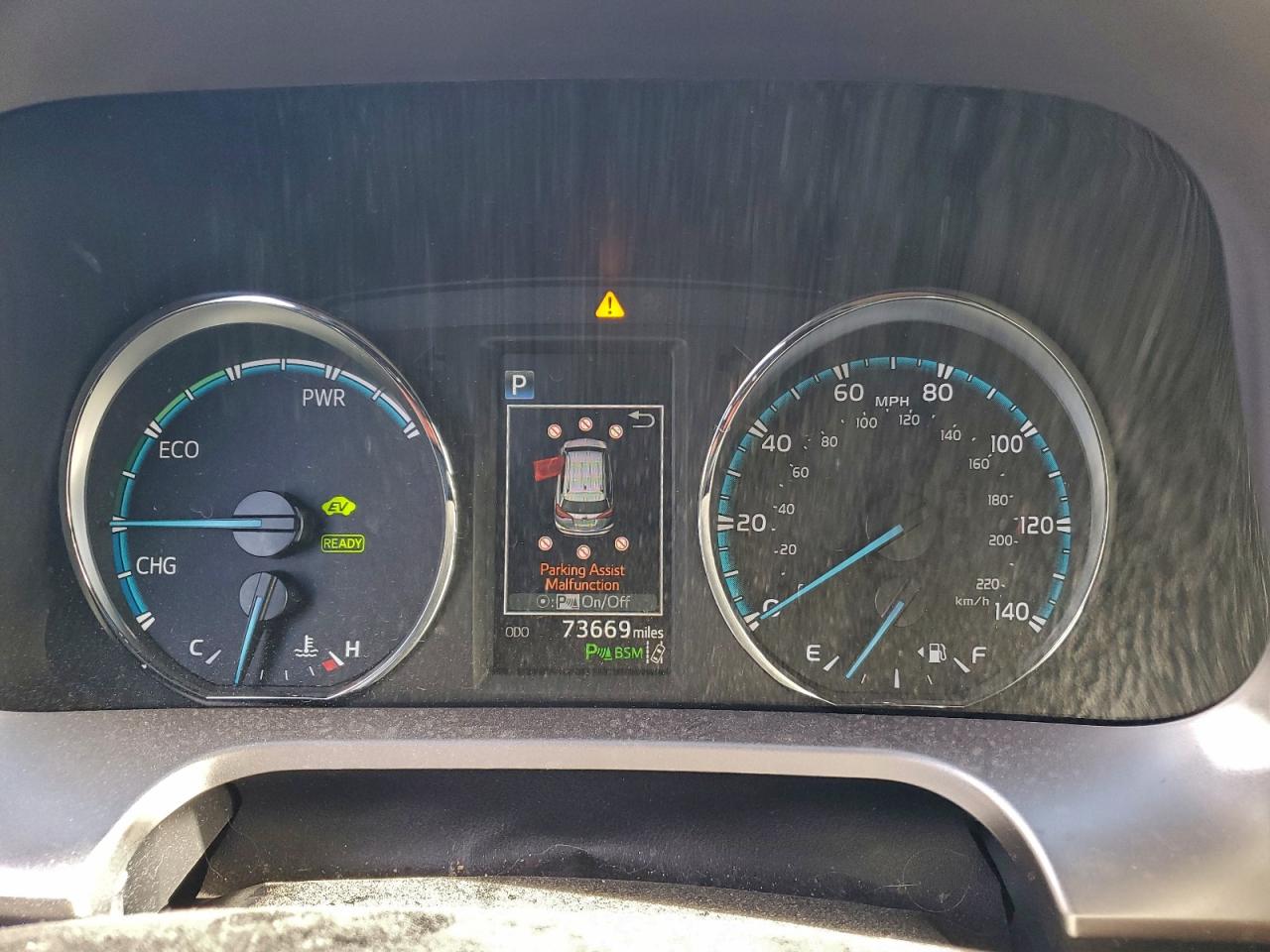 2016 TOYOTA RAV4 HV XLE photo 9