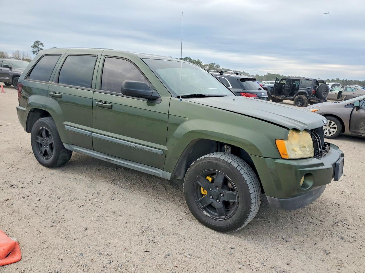 2007 JEEP GRAND CHEROKEE LAREDO photo 4
