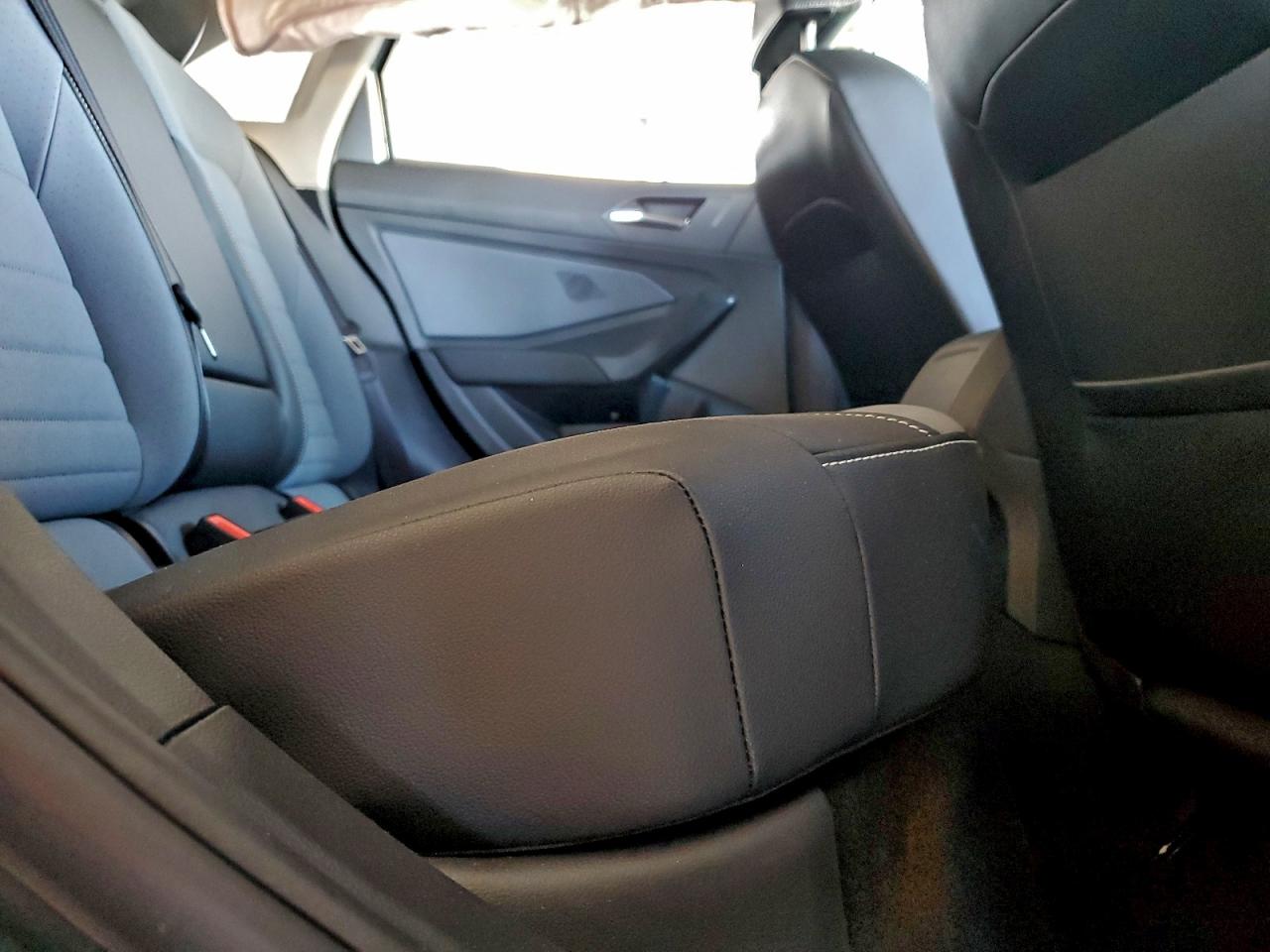 2025 VOLKSWAGEN JETTA SE photo 11