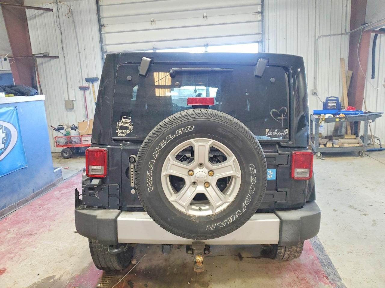 2013 JEEP WRANGLER UNLIMITED SAHARA photo 6