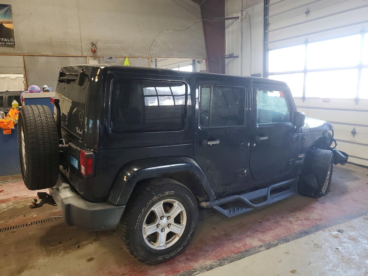 2013 JEEP WRANGLER UNLIMITED SAHARA photo 3
