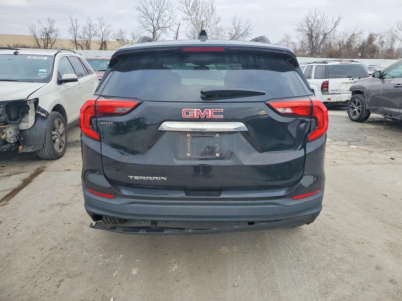 2018 GMC TERRAIN SLE photo 6