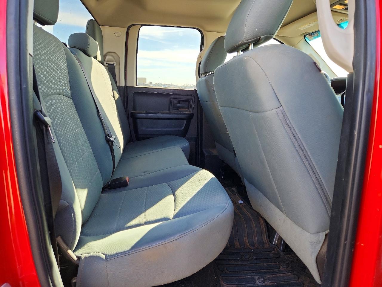 2014 RAM 1500 ST photo 10