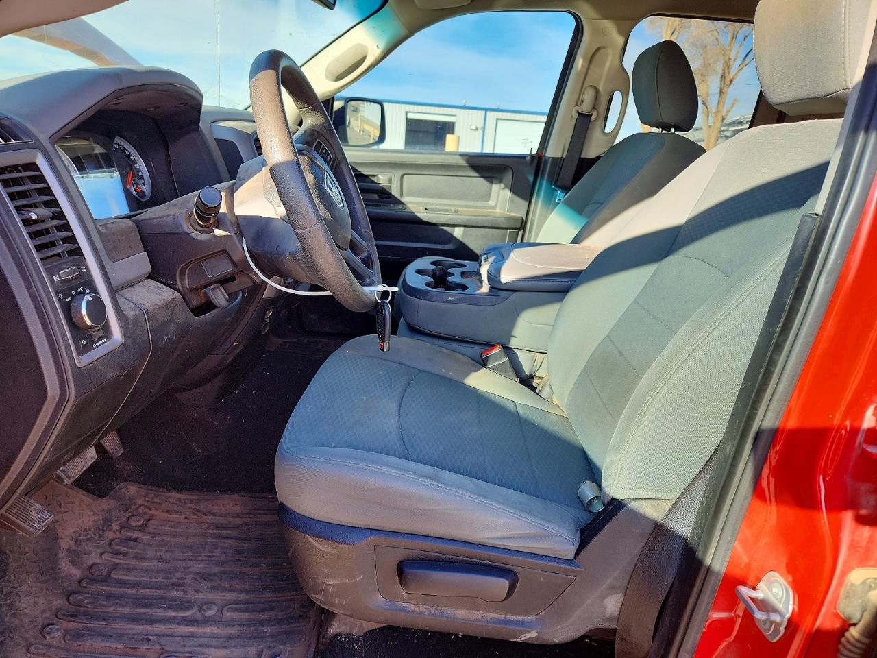 2014 RAM 1500 ST photo 7