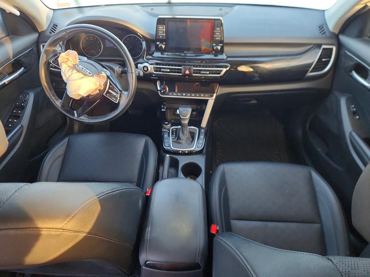 2021 KIA SELTOS EX photo 8