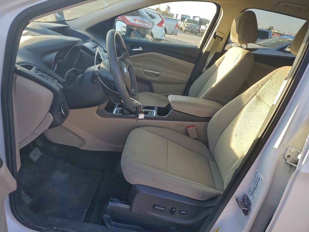 2017 FORD ESCAPE SE photo 7