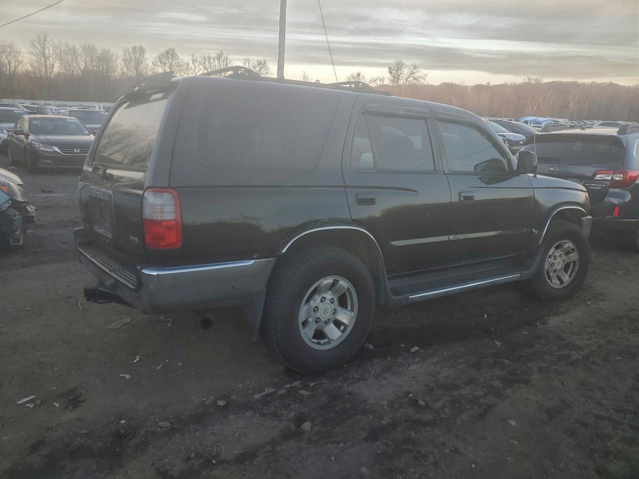 1997 TOYOTA 4RUNNER SR5 photo 3