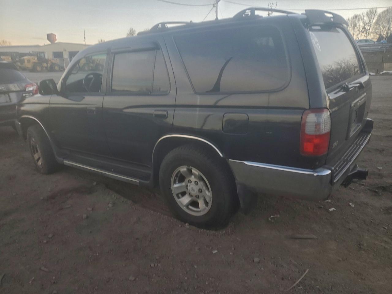 1997 TOYOTA 4RUNNER SR5 photo 2