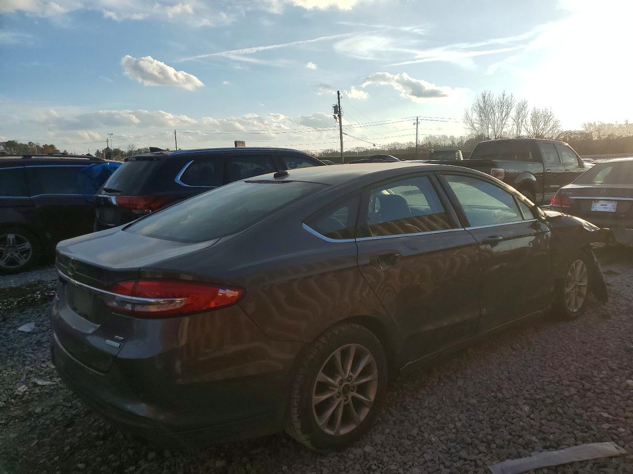 2017 FORD FUSION SE photo 3