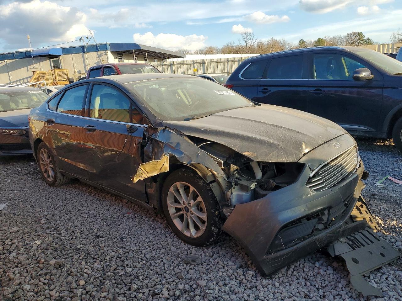 2017 FORD FUSION SE photo 4
