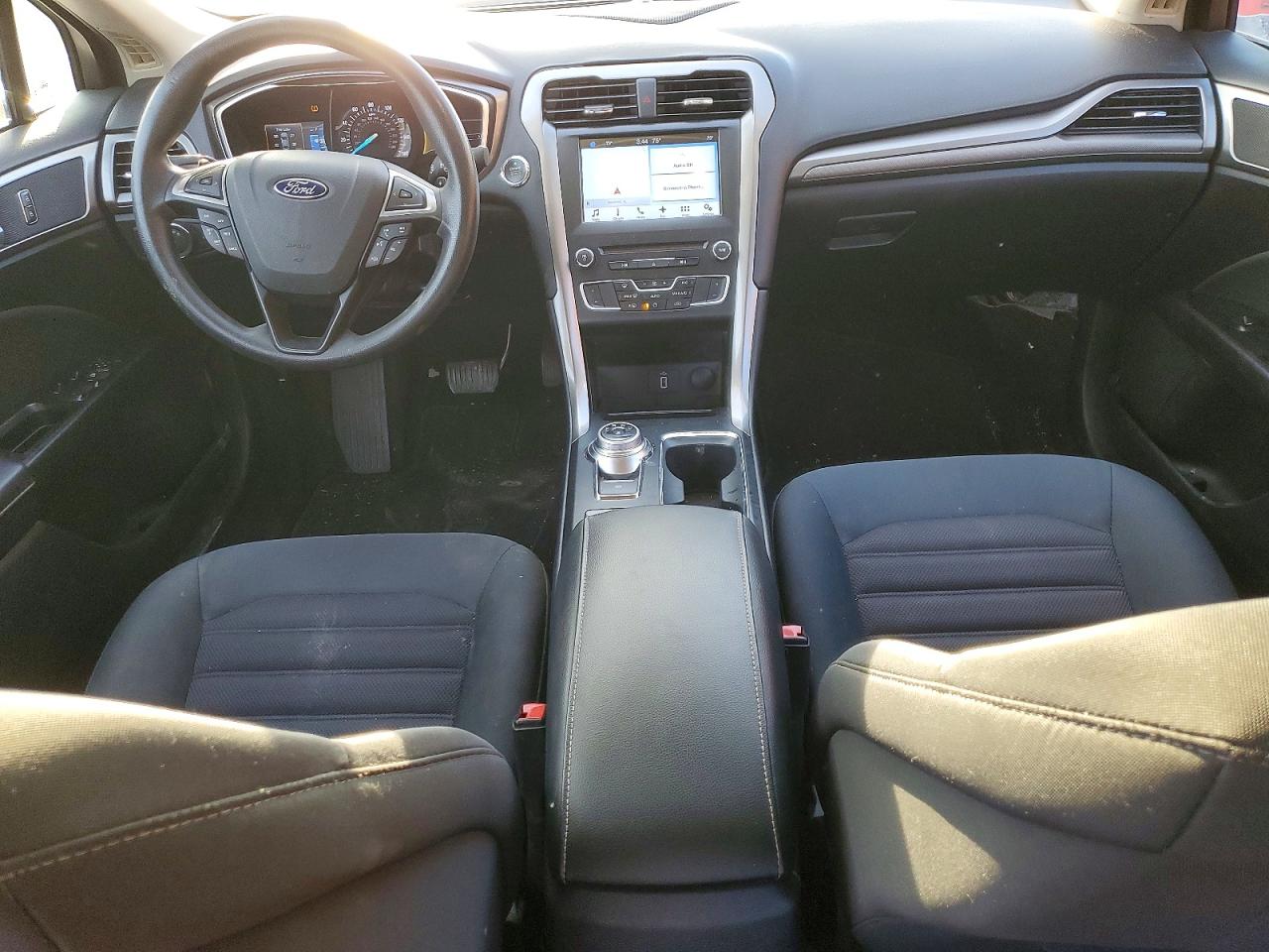 2017 FORD FUSION SE photo 8