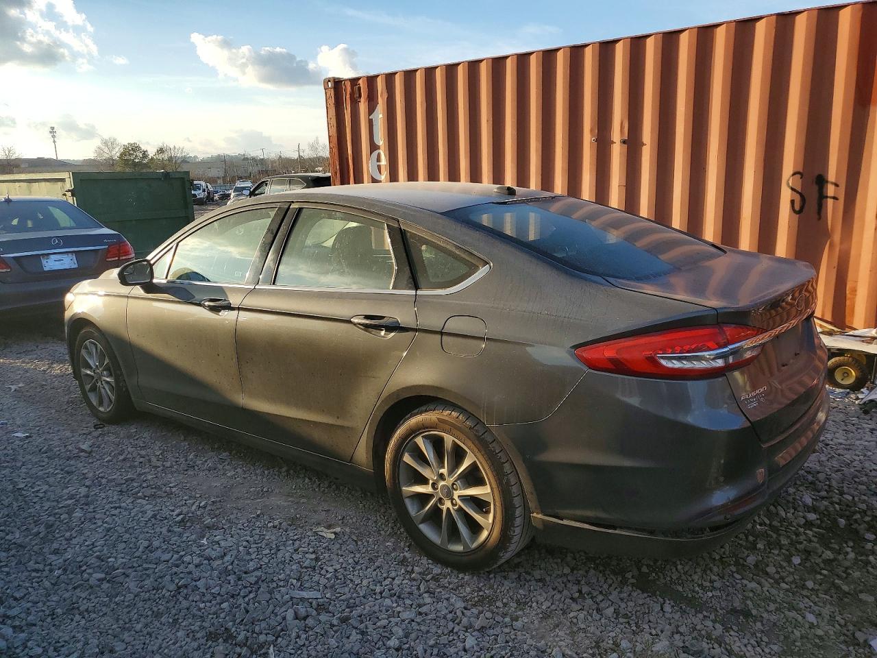2017 FORD FUSION SE photo 2