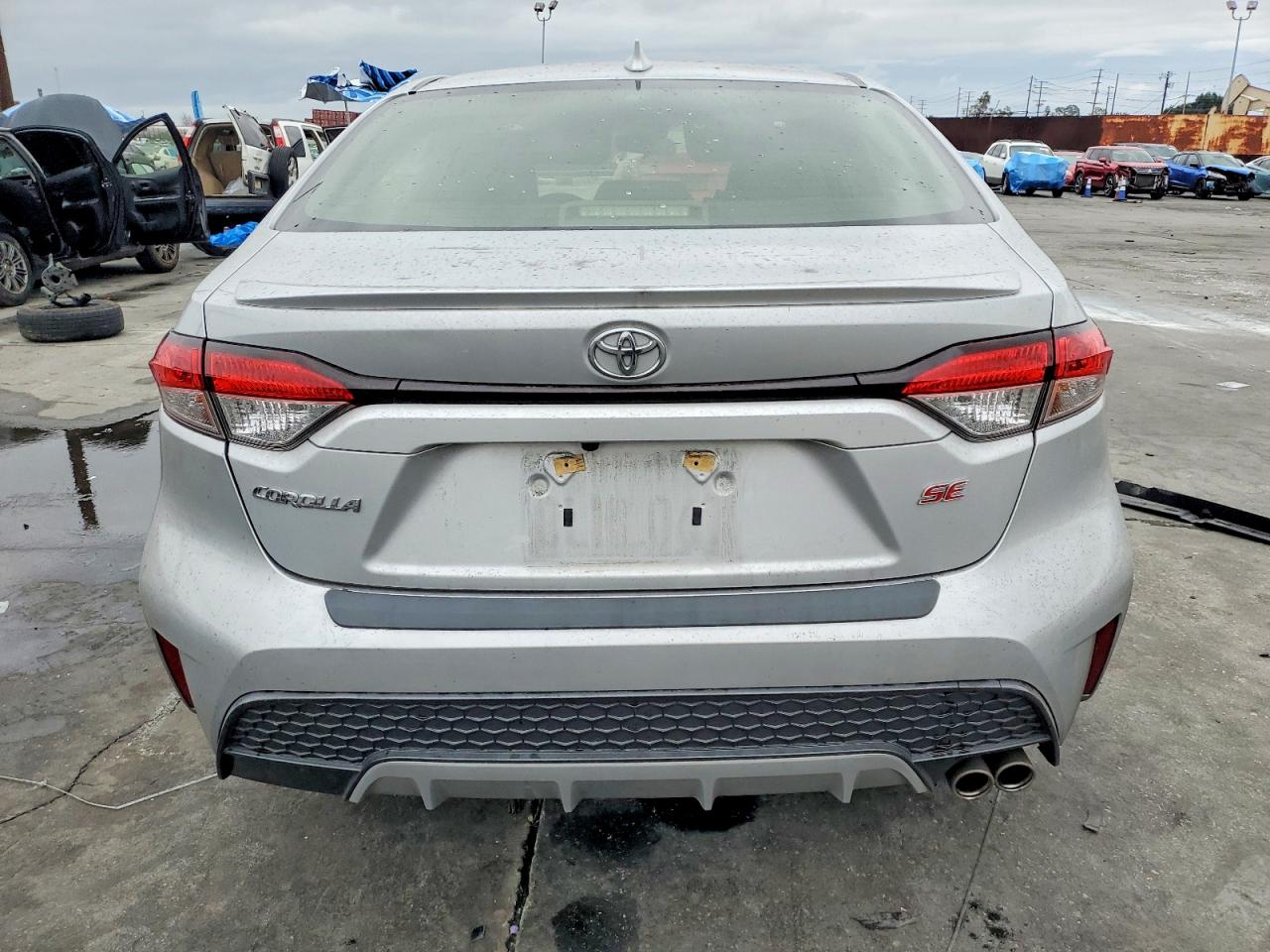 2020 TOYOTA COROLLA SE photo 6