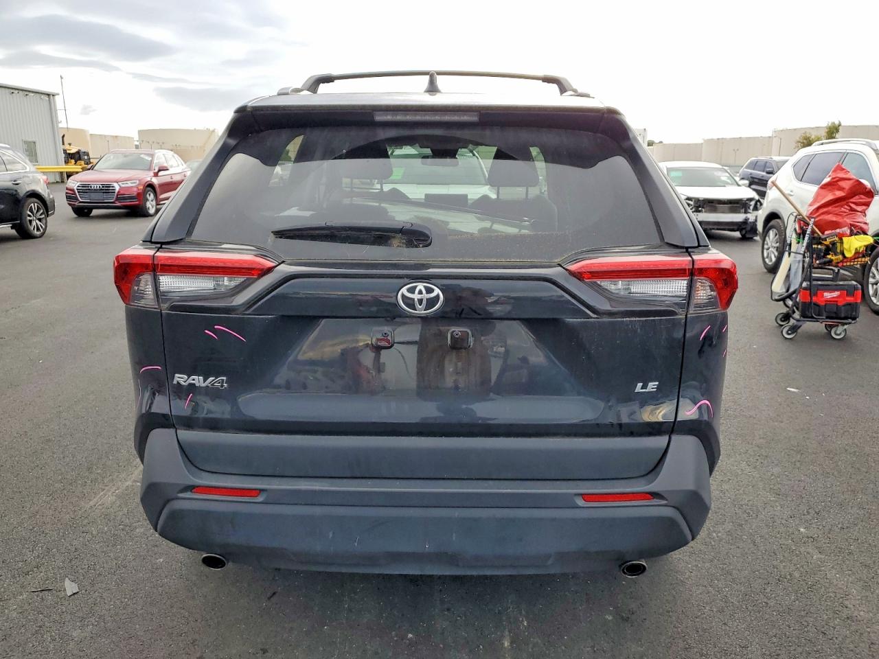 2021 TOYOTA RAV4 LE photo 11