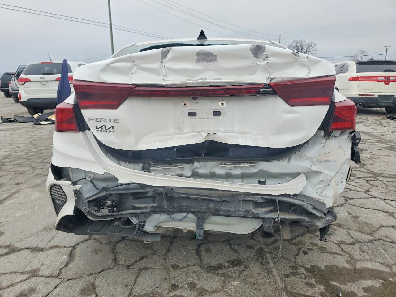 2023 KIA FORTE LX photo 6