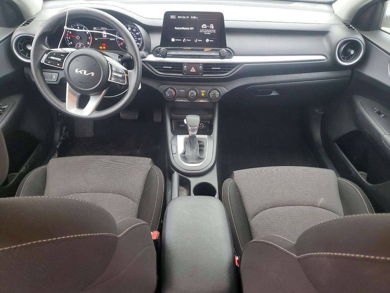 2023 KIA FORTE LX photo 8