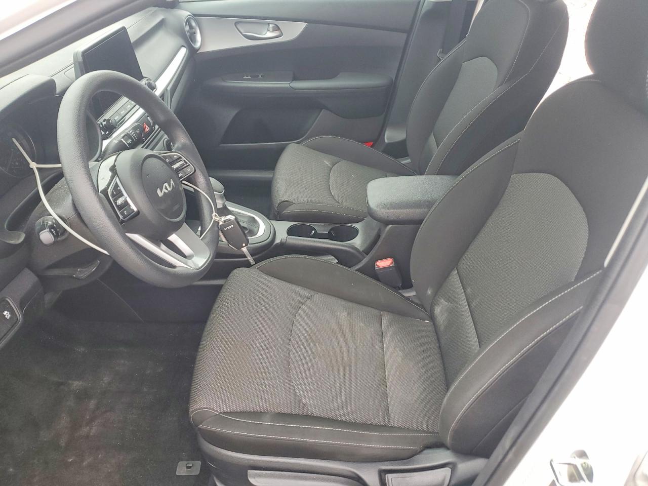 2023 KIA FORTE LX photo 7